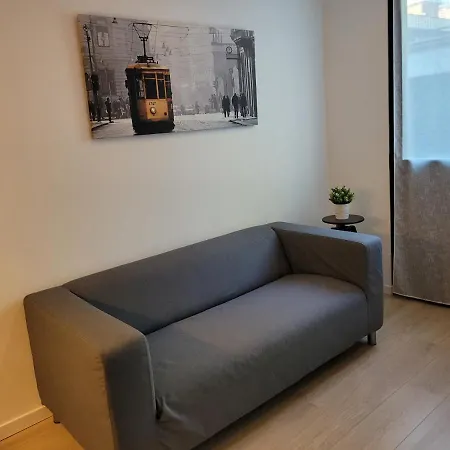 Primahouse55 * Milan
