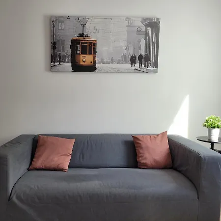 Primahouse55 * Milan
